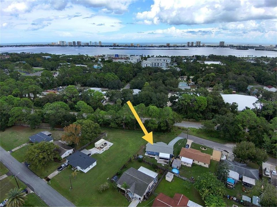 待售: $229,000 (2 贝兹, 1 浴室, 805 平方英尺)