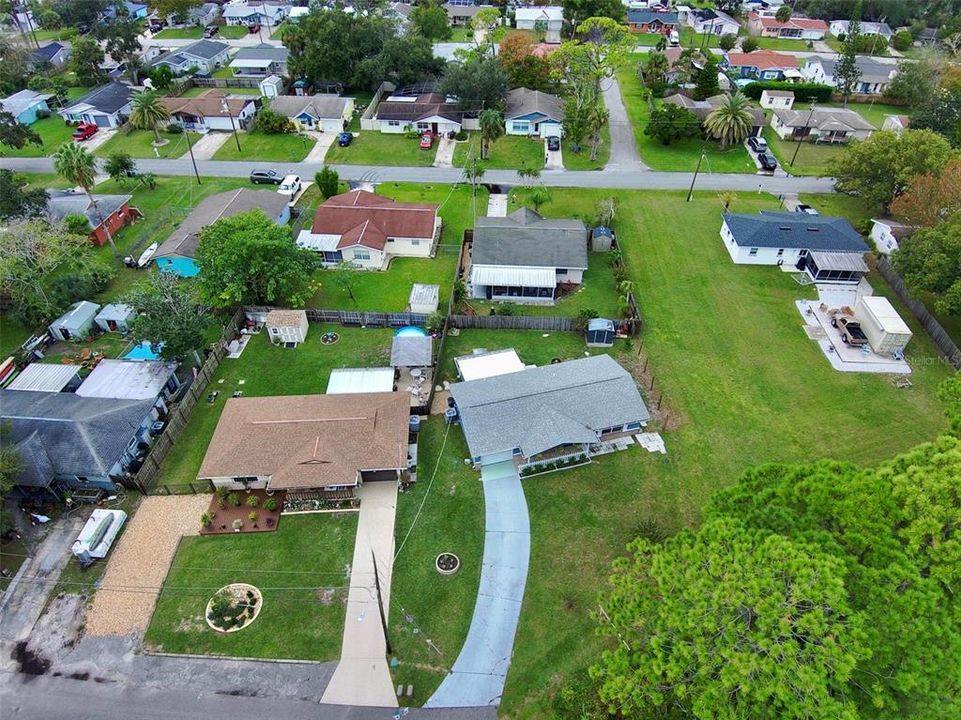 待售: $229,000 (2 贝兹, 1 浴室, 805 平方英尺)