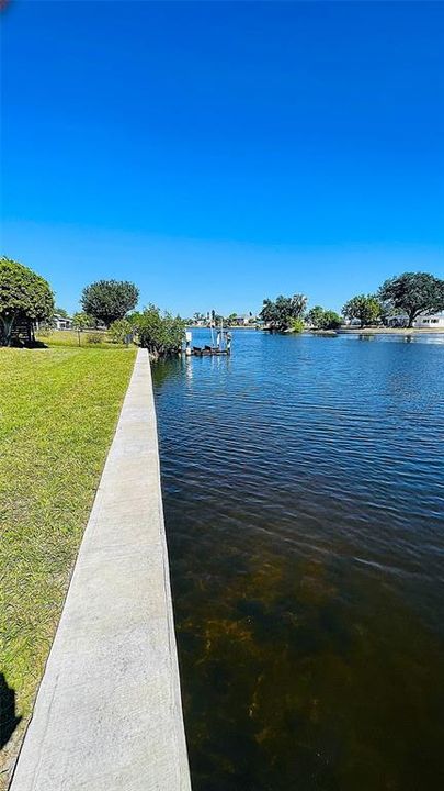 Activo con contrato: $359,900 (3 camas, 2 baños, 1427 Pies cuadrados)