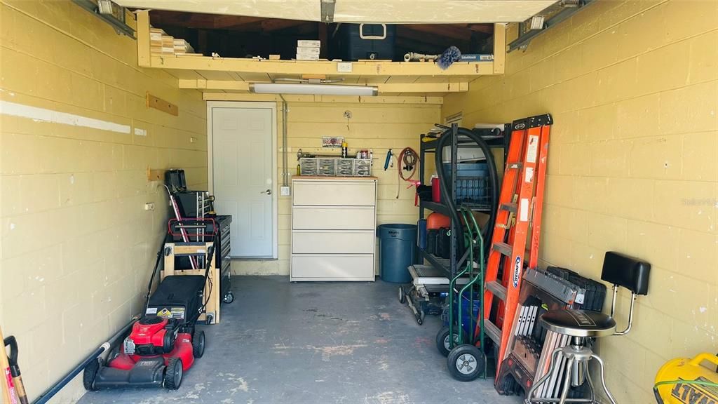 Activo con contrato: $359,900 (3 camas, 2 baños, 1427 Pies cuadrados)