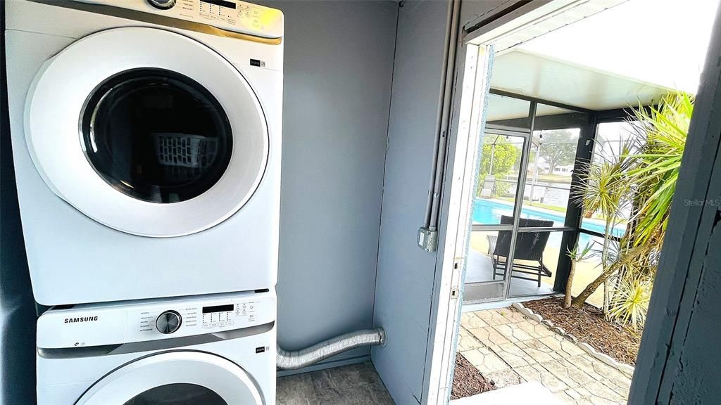 Activo con contrato: $359,900 (3 camas, 2 baños, 1427 Pies cuadrados)