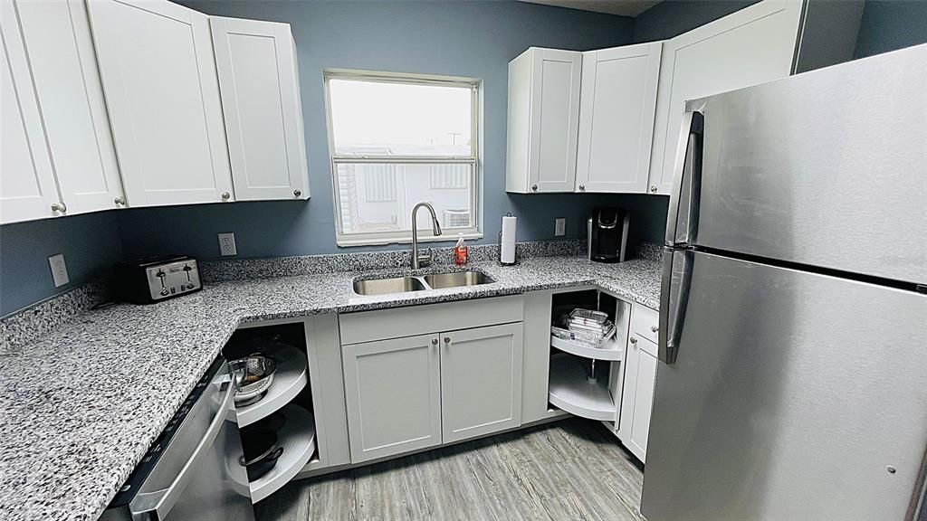 Activo con contrato: $359,900 (3 camas, 2 baños, 1427 Pies cuadrados)