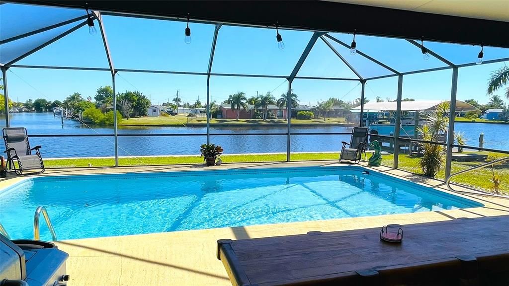 Activo con contrato: $359,900 (3 camas, 2 baños, 1427 Pies cuadrados)