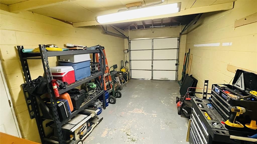 Activo con contrato: $359,900 (3 camas, 2 baños, 1427 Pies cuadrados)