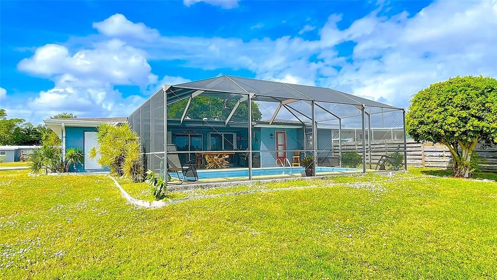 Activo con contrato: $359,900 (3 camas, 2 baños, 1427 Pies cuadrados)