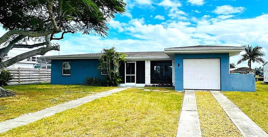 Activo con contrato: $359,900 (3 camas, 2 baños, 1427 Pies cuadrados)