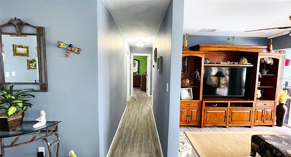 Activo con contrato: $359,900 (3 camas, 2 baños, 1427 Pies cuadrados)