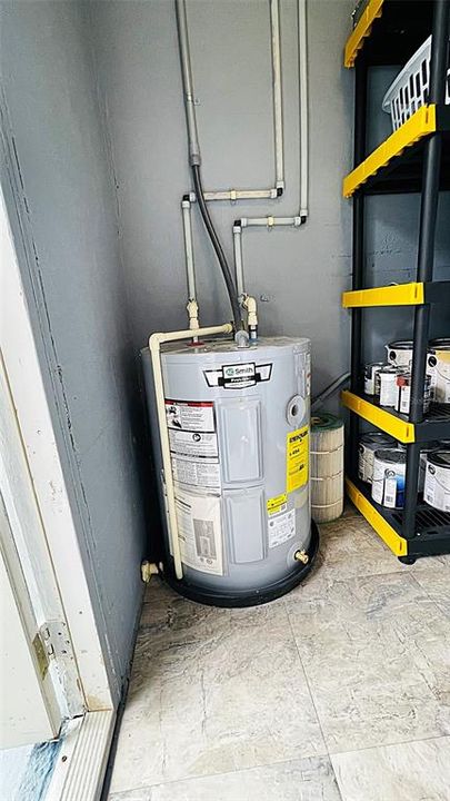 Activo con contrato: $359,900 (3 camas, 2 baños, 1427 Pies cuadrados)