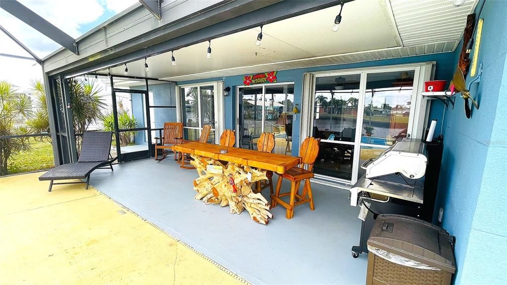 Activo con contrato: $359,900 (3 camas, 2 baños, 1427 Pies cuadrados)