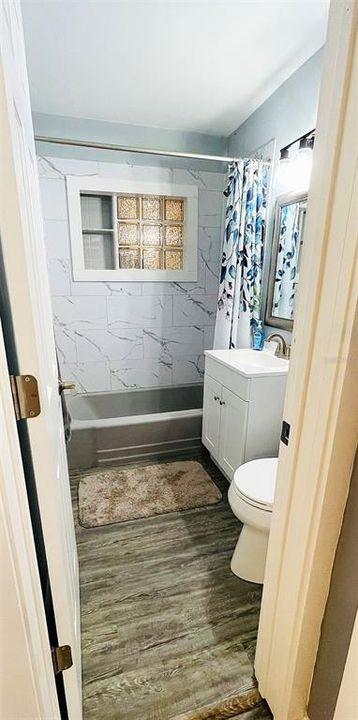 Activo con contrato: $359,900 (3 camas, 2 baños, 1427 Pies cuadrados)