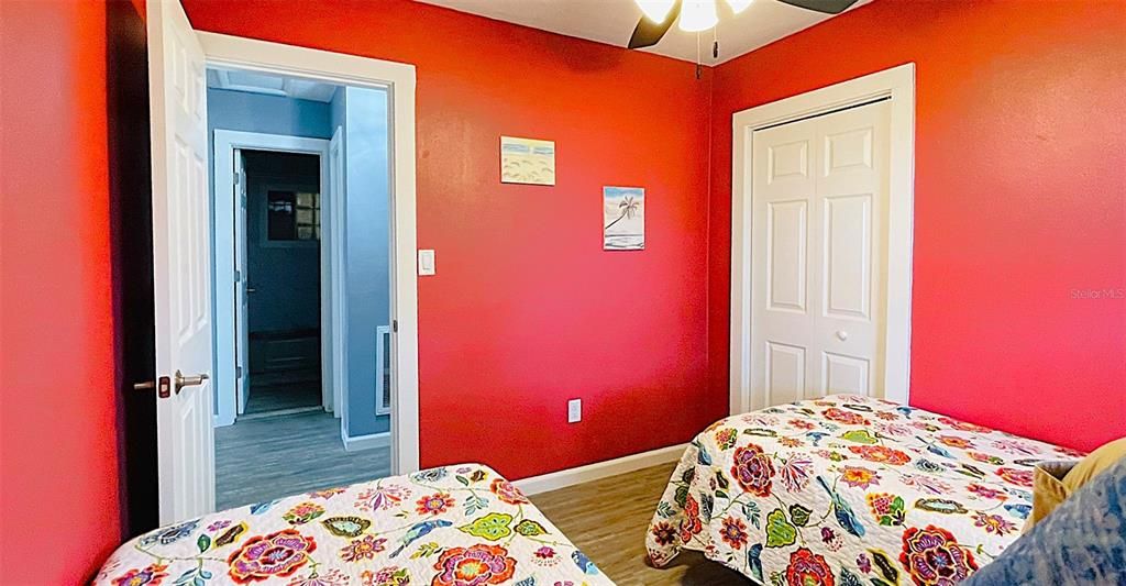 Activo con contrato: $359,900 (3 camas, 2 baños, 1427 Pies cuadrados)