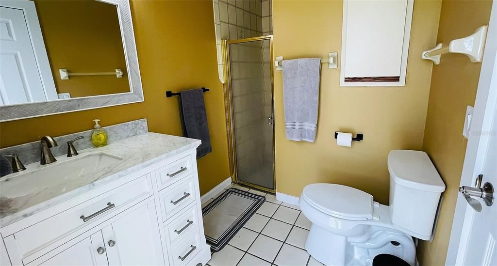 Activo con contrato: $359,900 (3 camas, 2 baños, 1427 Pies cuadrados)