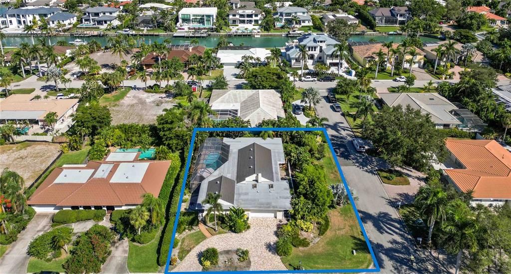 Под контрактом: $1,525,000 (3 спален, 2 ванн, 2274 Квадратных фут)