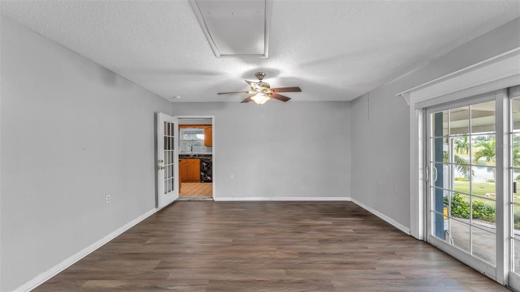 For Sale: $275,000 (4 beds, 2 baths, 1536 Square Feet)