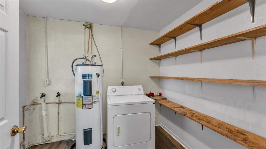 For Sale: $275,000 (4 beds, 2 baths, 1536 Square Feet)