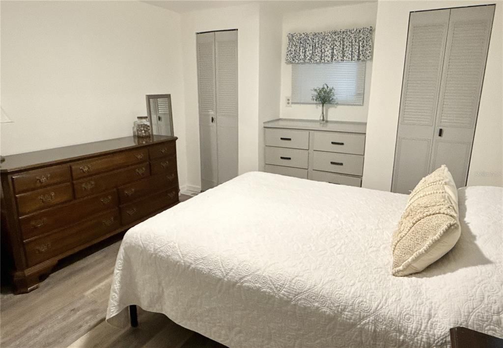 For Sale: $389,000 (3 beds, 3 baths, 1352 Square Feet)