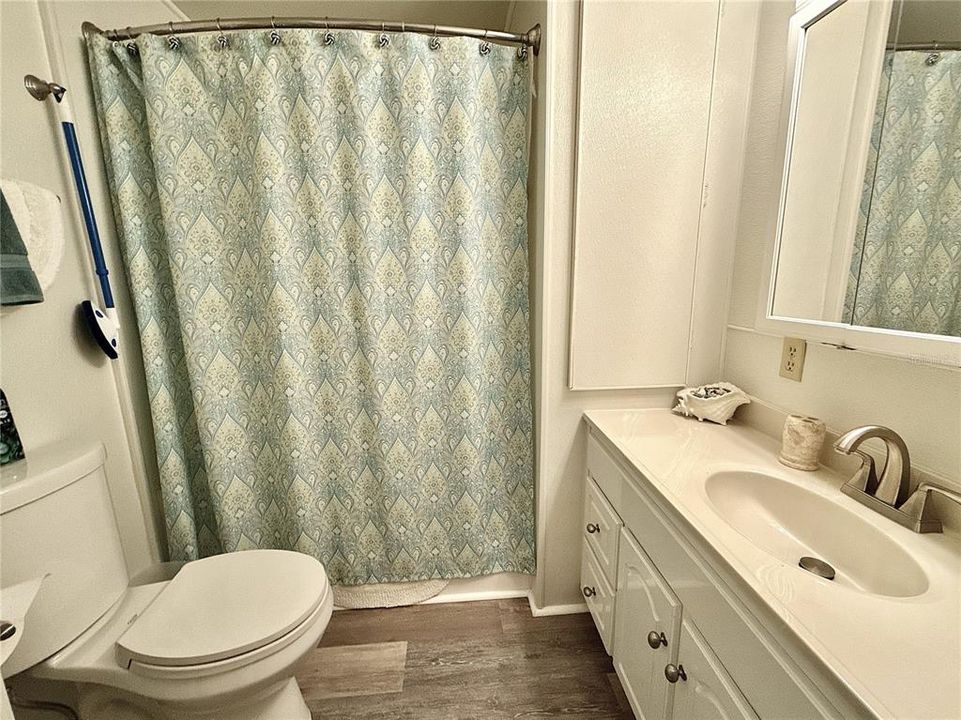 For Sale: $389,000 (3 beds, 3 baths, 1352 Square Feet)