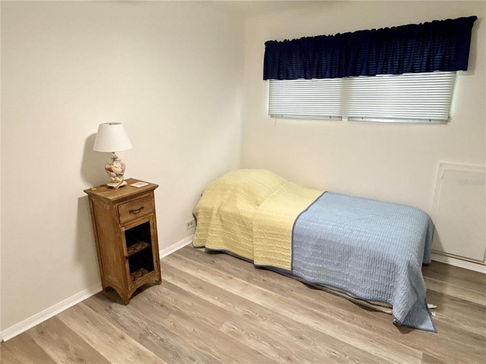 For Sale: $389,000 (3 beds, 3 baths, 1352 Square Feet)