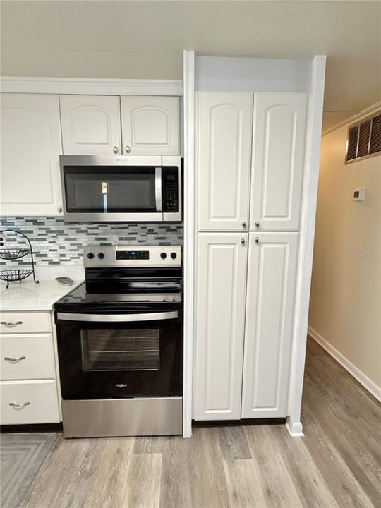 For Sale: $389,000 (3 beds, 3 baths, 1352 Square Feet)