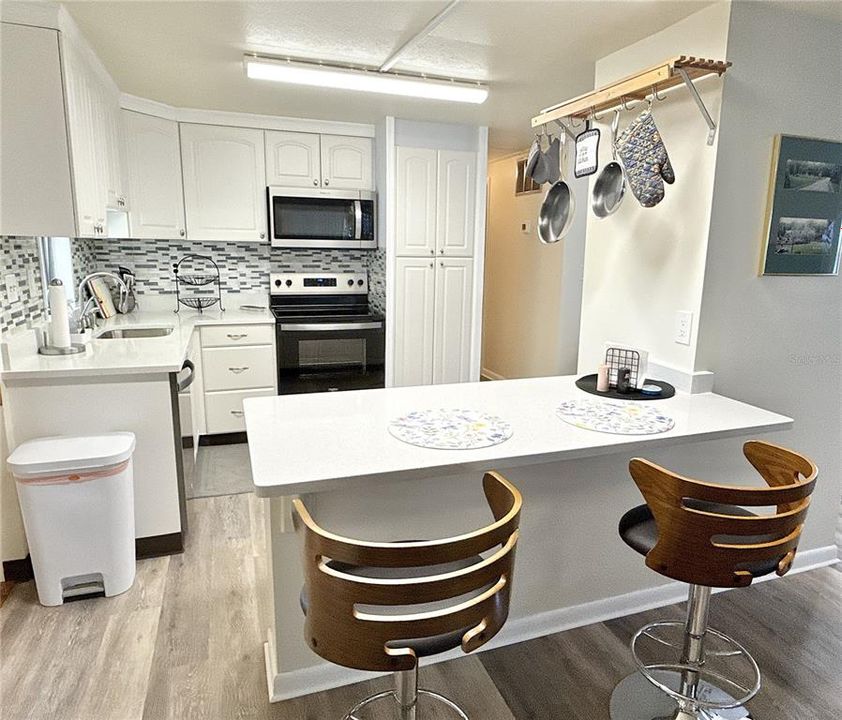 For Sale: $389,000 (3 beds, 3 baths, 1352 Square Feet)