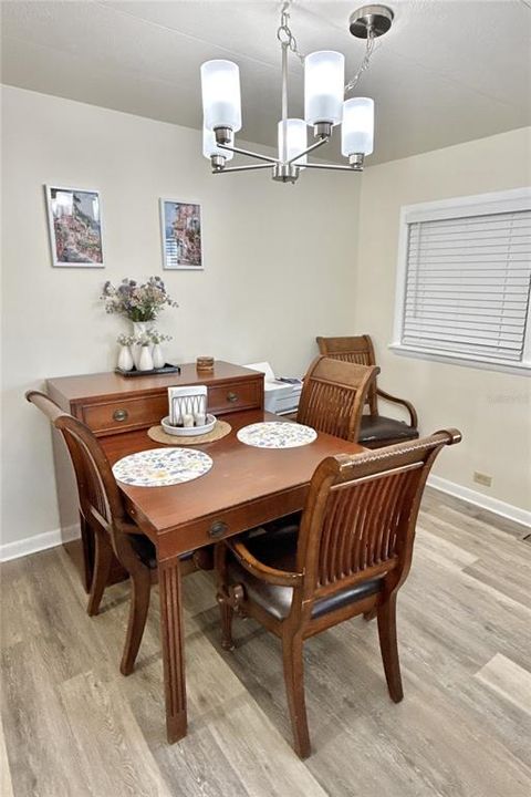 For Sale: $389,000 (3 beds, 3 baths, 1352 Square Feet)