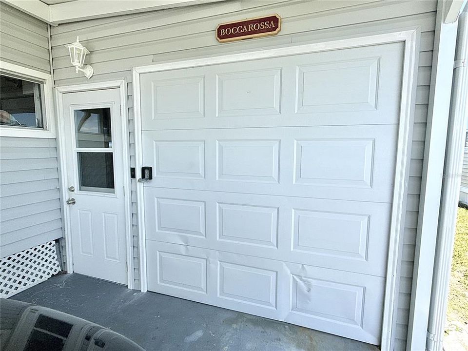 For Sale: $389,000 (3 beds, 3 baths, 1352 Square Feet)