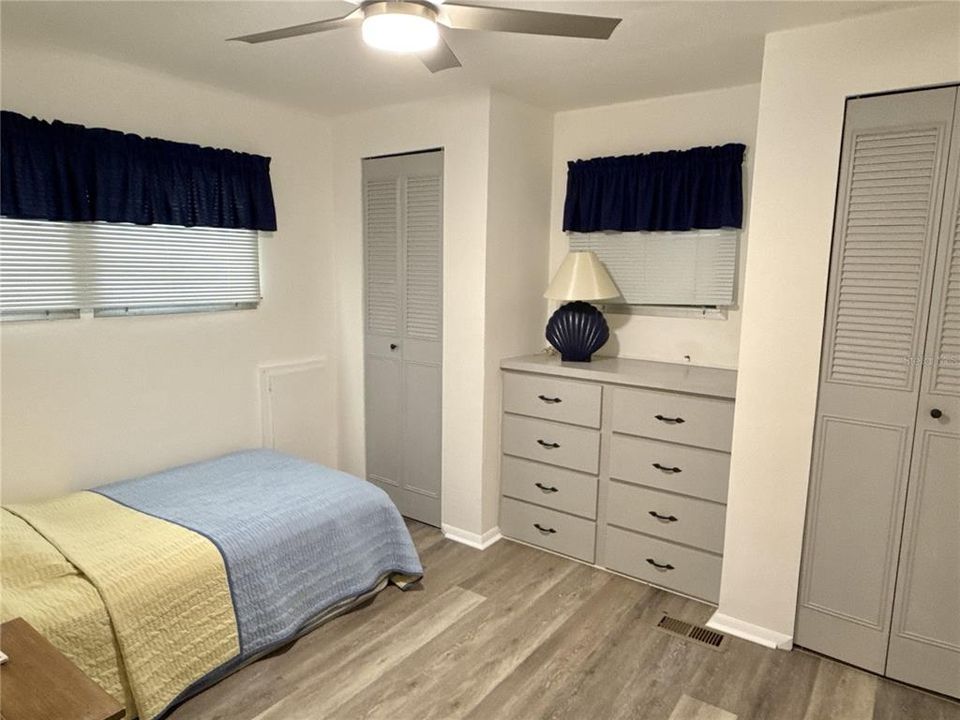 For Sale: $389,000 (3 beds, 3 baths, 1352 Square Feet)