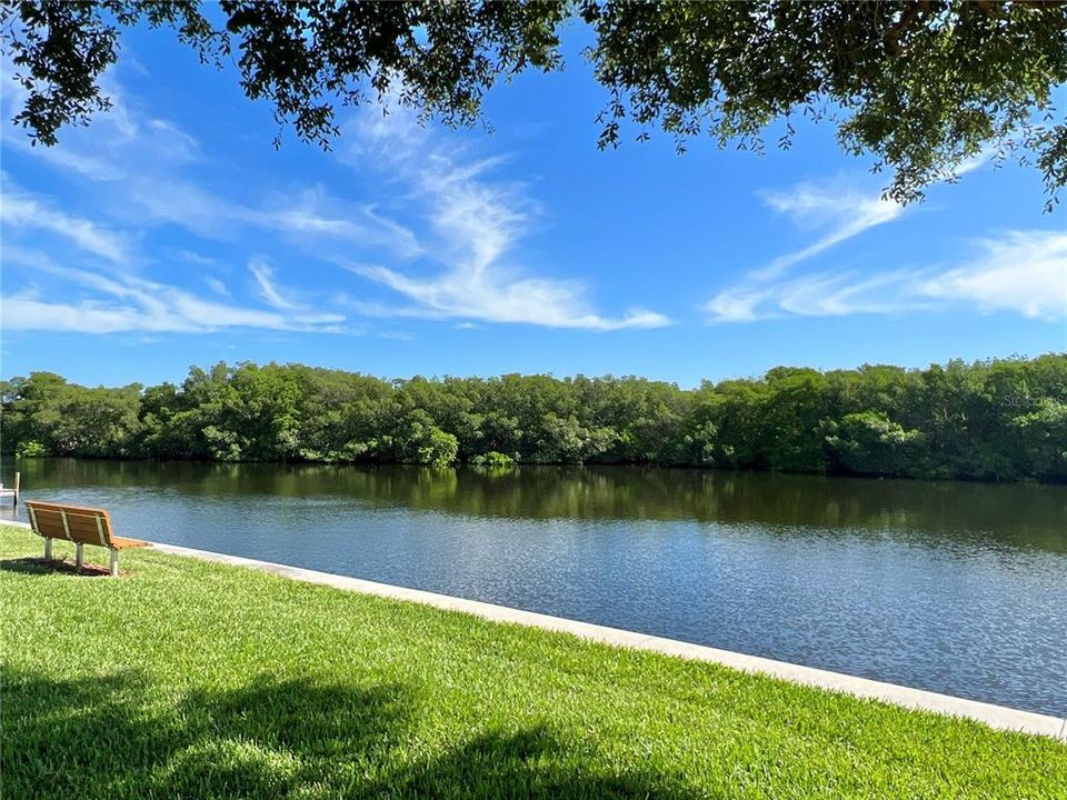 For Sale: $389,000 (3 beds, 3 baths, 1352 Square Feet)