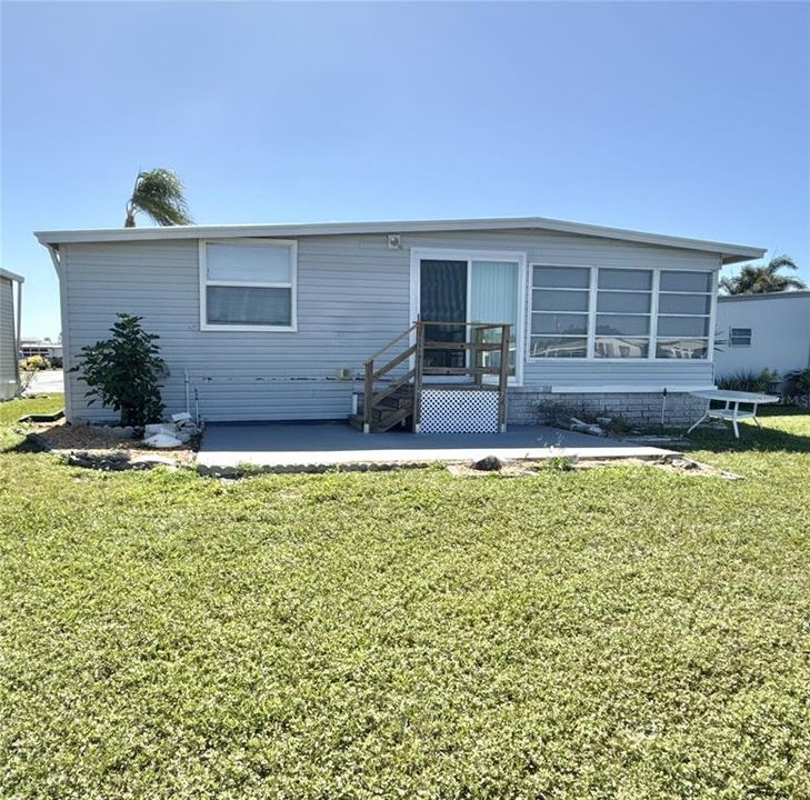 For Sale: $389,000 (3 beds, 3 baths, 1352 Square Feet)