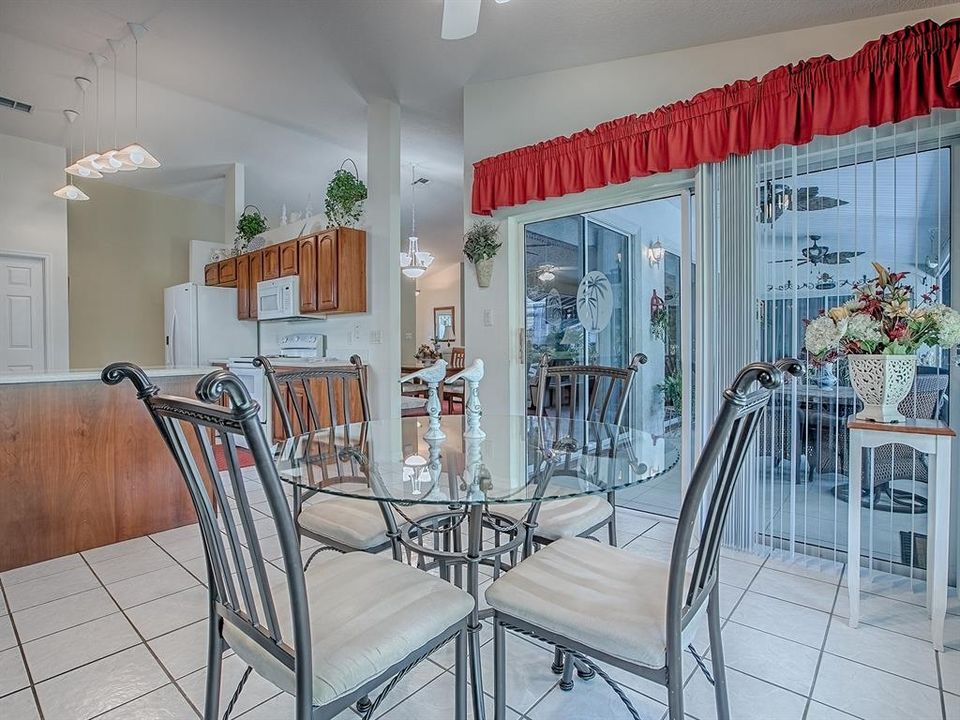 На продажу: $299,000 (3 спален, 2 ванн, 1967 Квадратных фут)