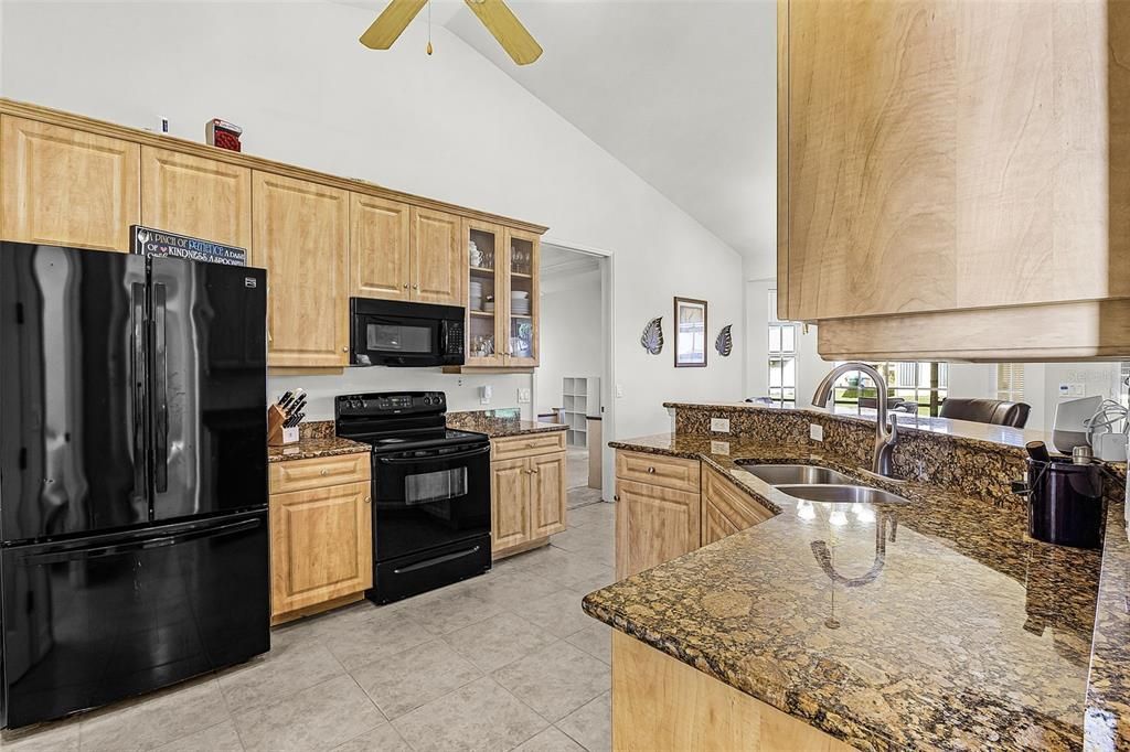 For Sale: $329,900 (3 beds, 2 baths, 1661 Square Feet)