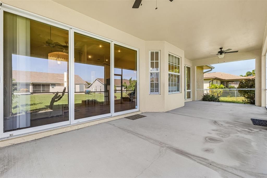 For Sale: $329,900 (3 beds, 2 baths, 1661 Square Feet)