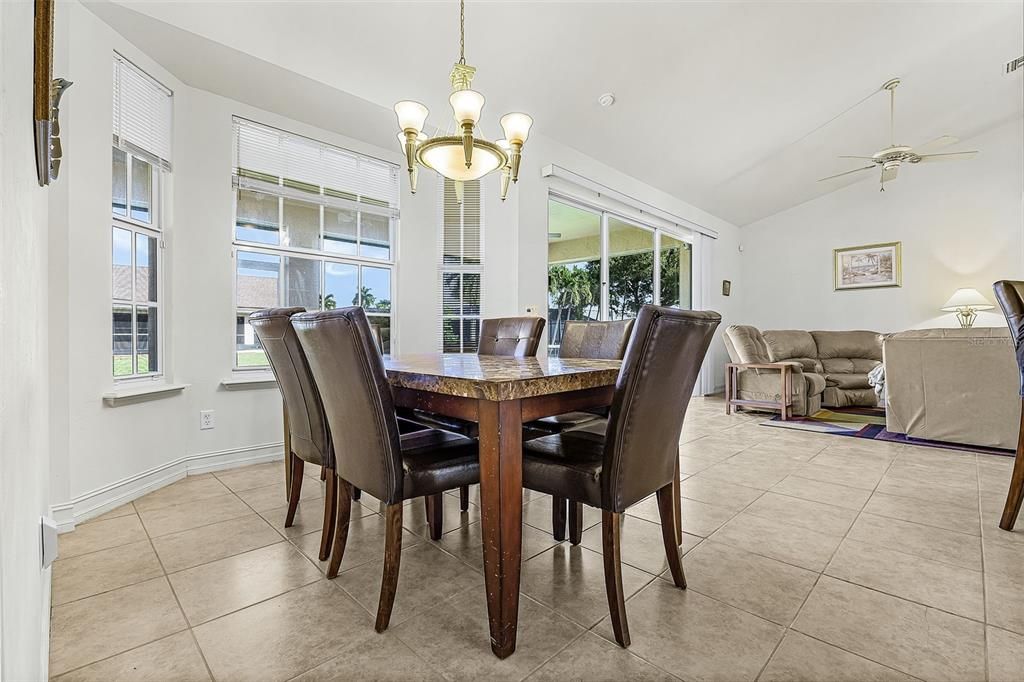 For Sale: $329,900 (3 beds, 2 baths, 1661 Square Feet)