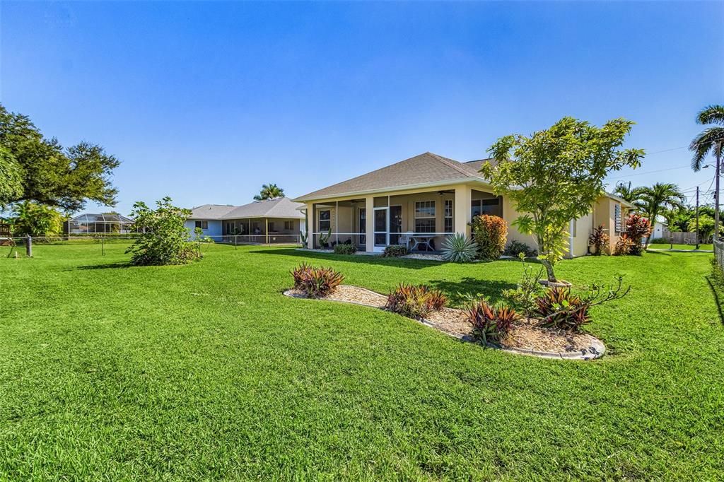 For Sale: $329,900 (3 beds, 2 baths, 1661 Square Feet)