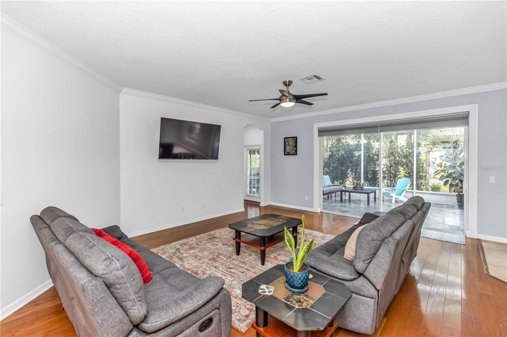 For Sale: $529,999 (5 beds, 3 baths, 3143 Square Feet)