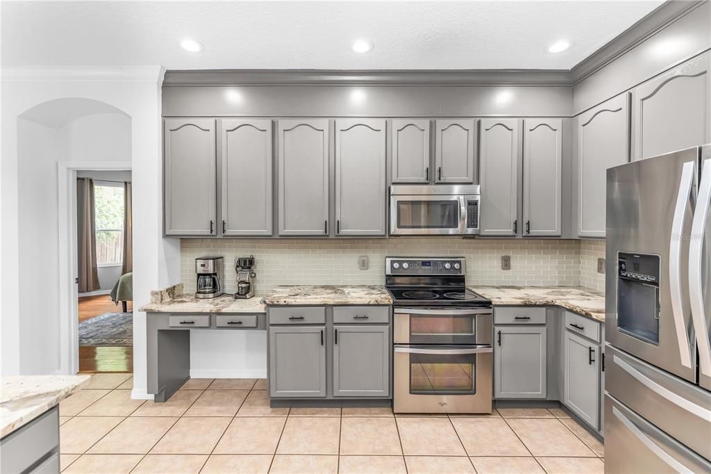 For Sale: $529,999 (5 beds, 3 baths, 3143 Square Feet)