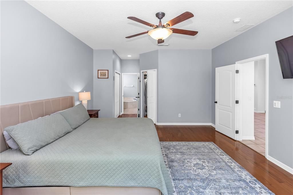 For Sale: $529,999 (5 beds, 3 baths, 3143 Square Feet)