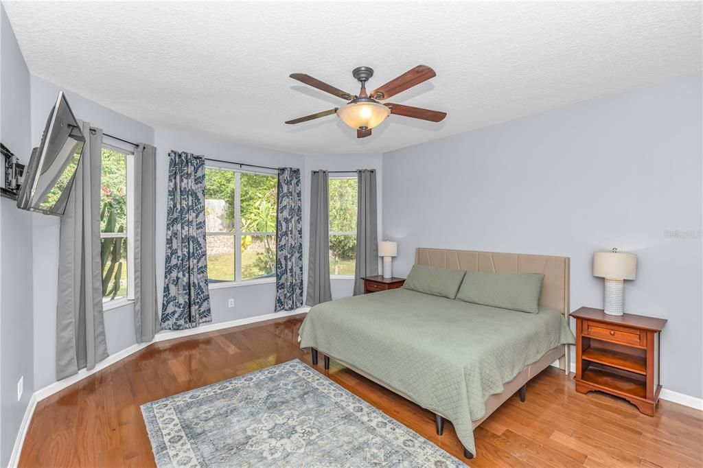 For Sale: $529,999 (5 beds, 3 baths, 3143 Square Feet)