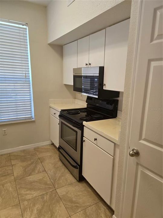 For Rent: $1,950 (2 beds, 2 baths, 1140 Square Feet)
