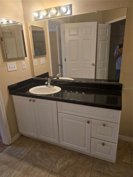 For Rent: $1,950 (2 beds, 2 baths, 1140 Square Feet)