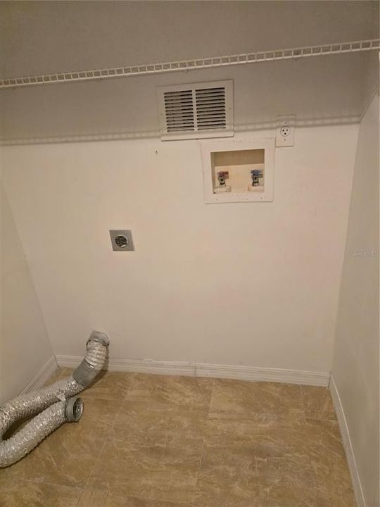 For Rent: $1,950 (2 beds, 2 baths, 1140 Square Feet)