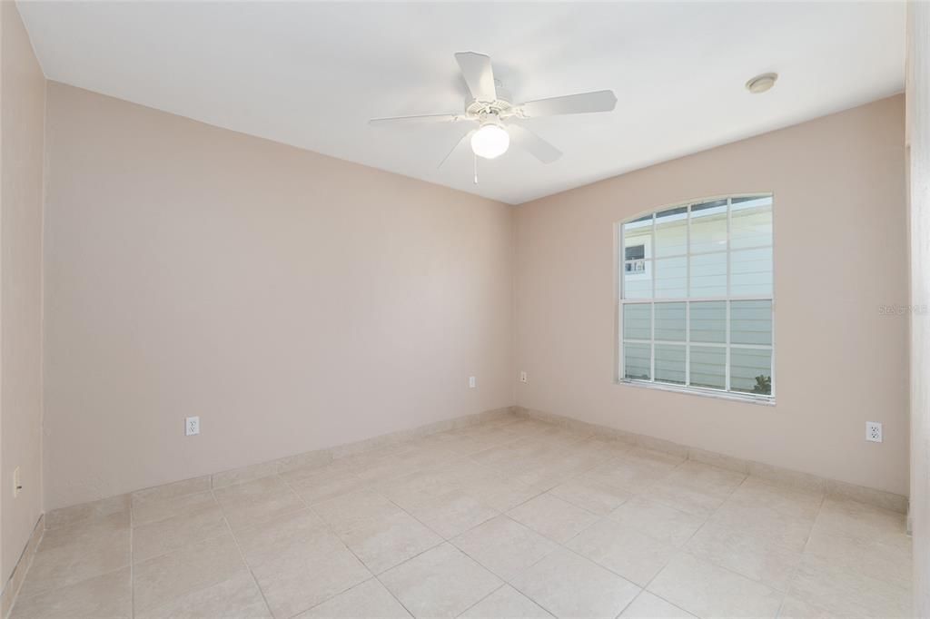 Active With Contract: $299,900 (3 beds, 2 baths, 1615 Square Feet)