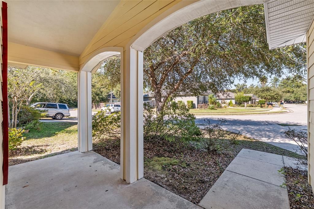 Active With Contract: $299,900 (3 beds, 2 baths, 1615 Square Feet)