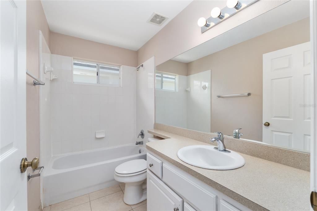 Active With Contract: $299,900 (3 beds, 2 baths, 1615 Square Feet)