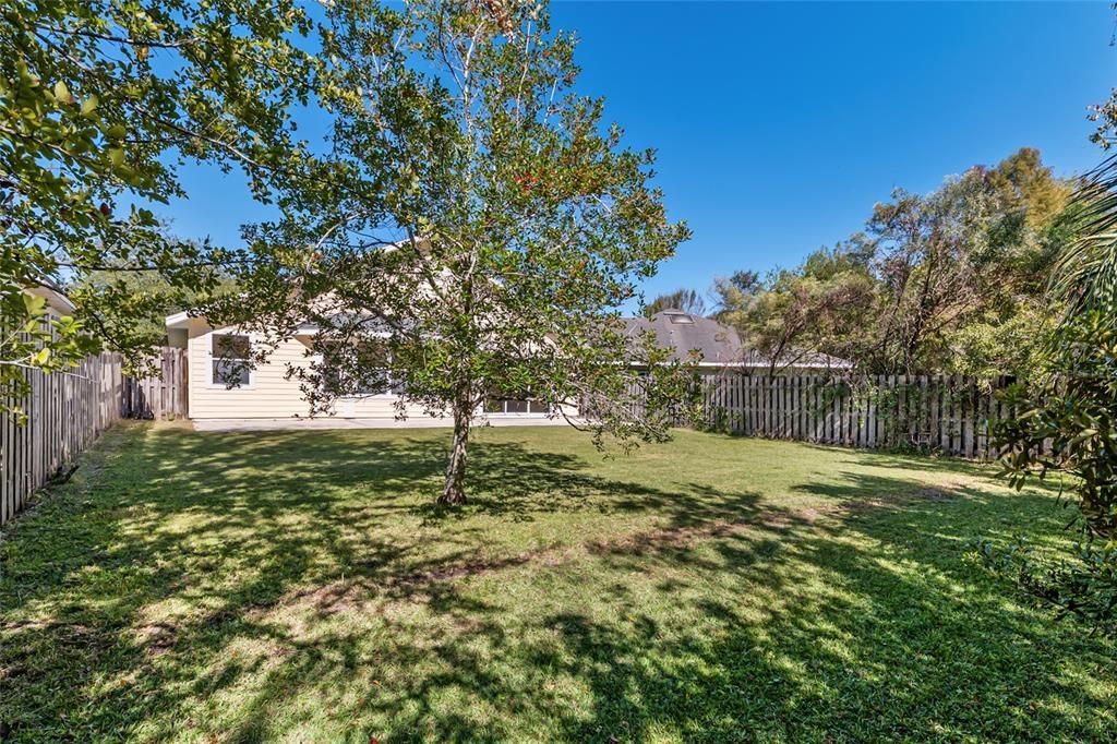 Active With Contract: $299,900 (3 beds, 2 baths, 1615 Square Feet)