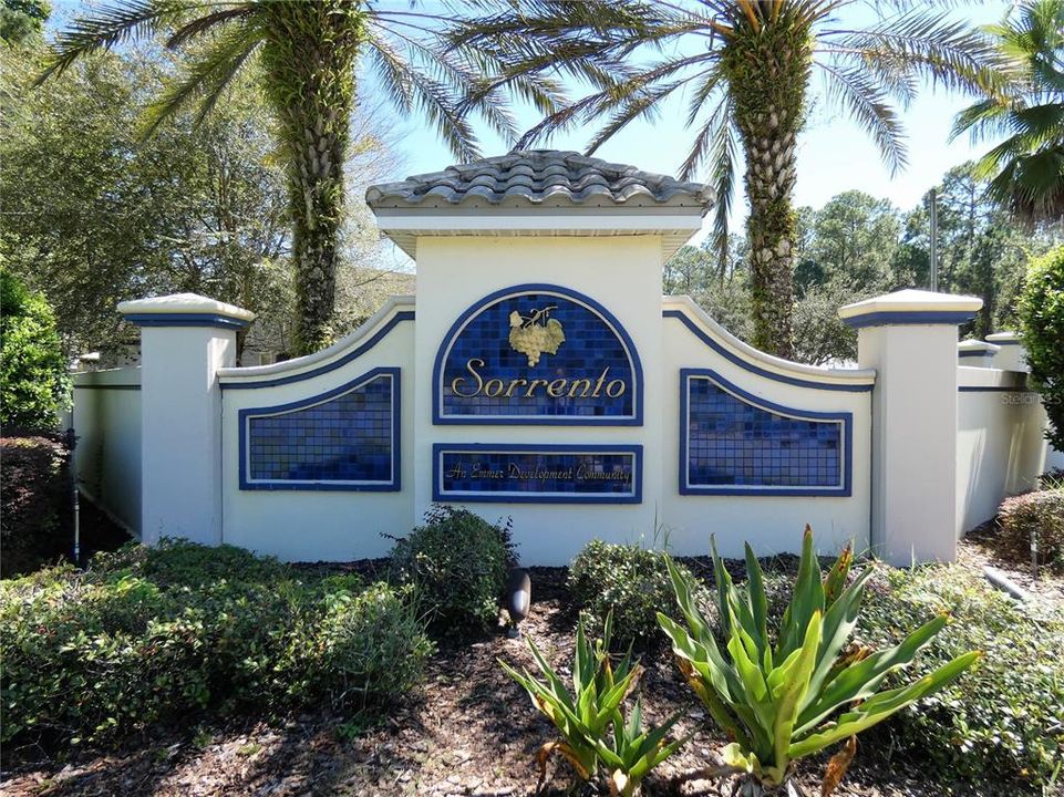 Active With Contract: $299,900 (3 beds, 2 baths, 1615 Square Feet)