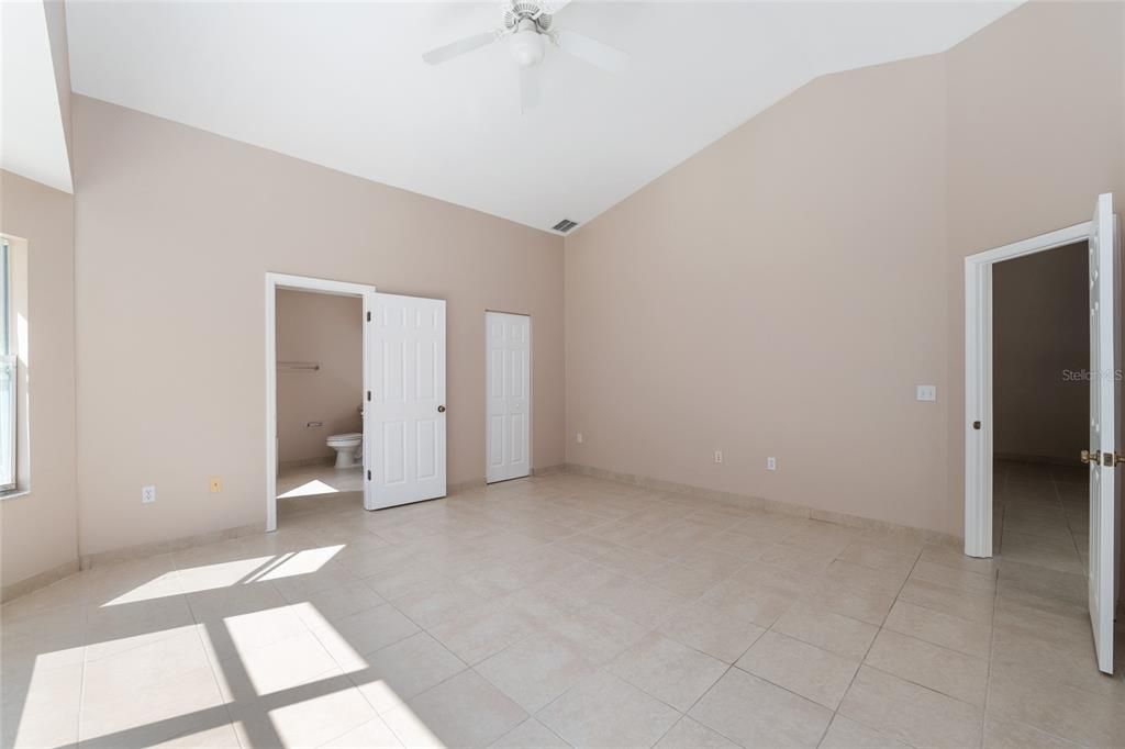 Active With Contract: $299,900 (3 beds, 2 baths, 1615 Square Feet)