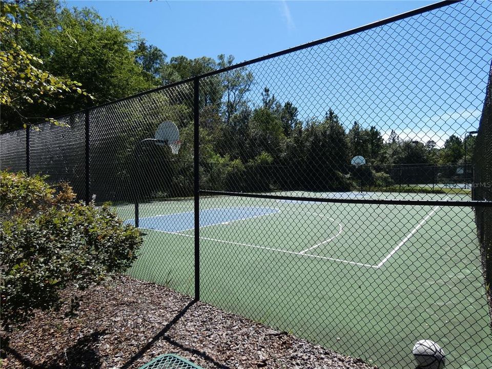 Active With Contract: $299,900 (3 beds, 2 baths, 1615 Square Feet)