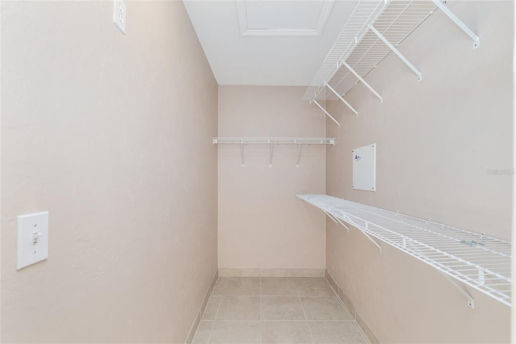 Active With Contract: $299,900 (3 beds, 2 baths, 1615 Square Feet)