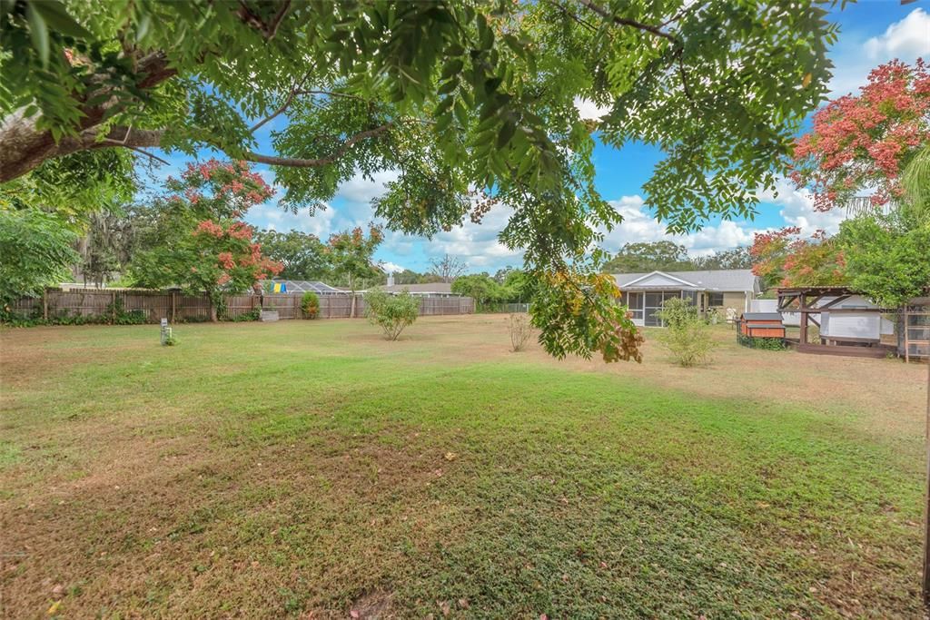 Под контрактом: $385,000 (3 спален, 2 ванн, 1711 Квадратных фут)